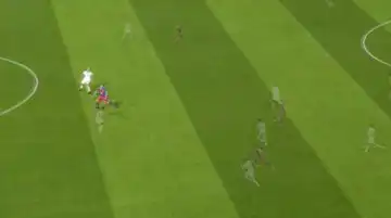 لعبة هدف ليفاندوفسكي