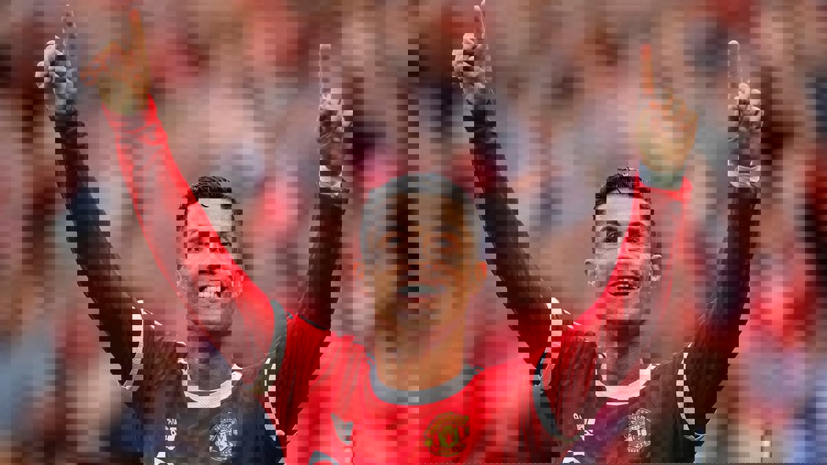 لأول مرة منذ 10 سنوات.. رونالدو يبتعد عن أول مركزين في (فيفا 22).. ومحمد صلاح يتراجع