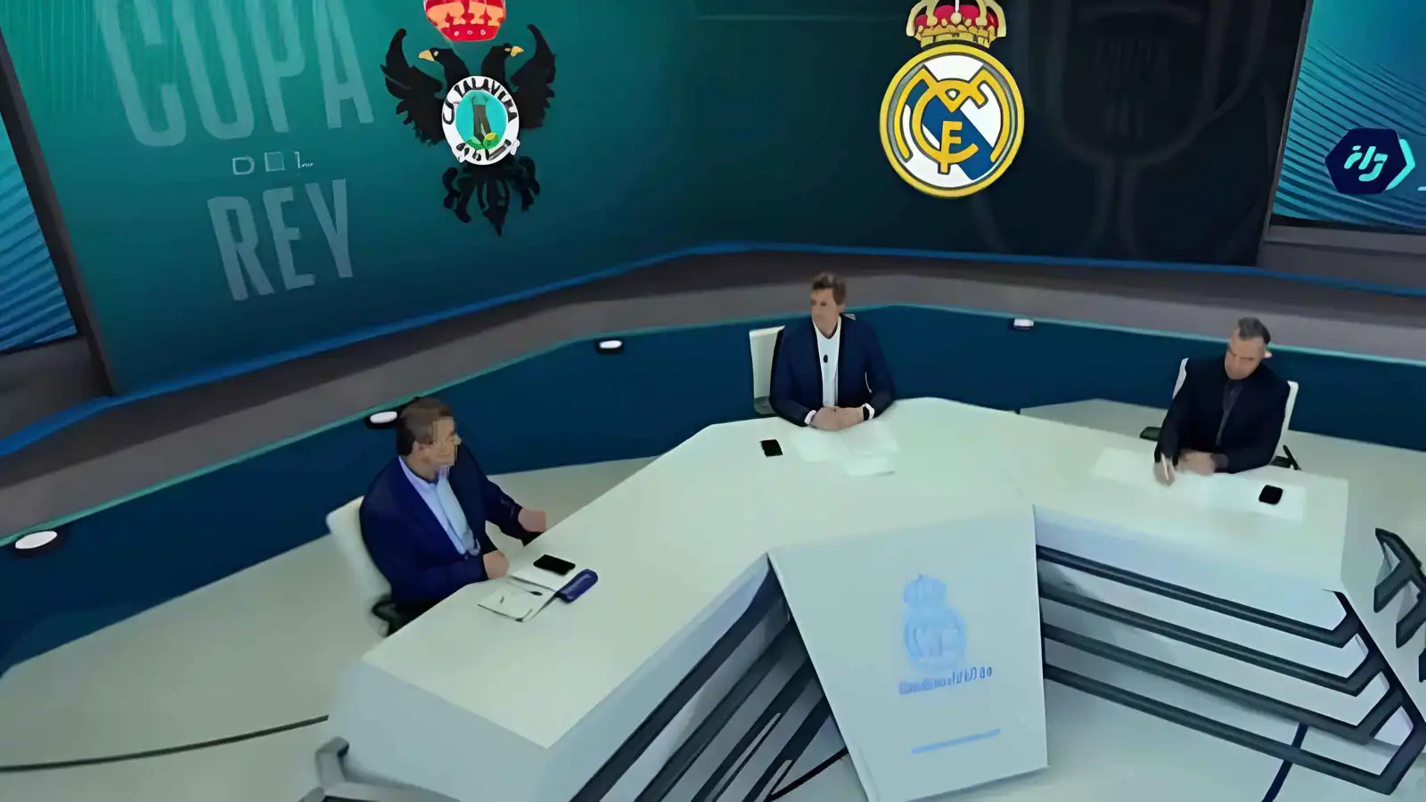 "الفريق الذي دفع إلى نيغريرا".. قناة ريال مدريد تصدم برشلونة (فيديو)