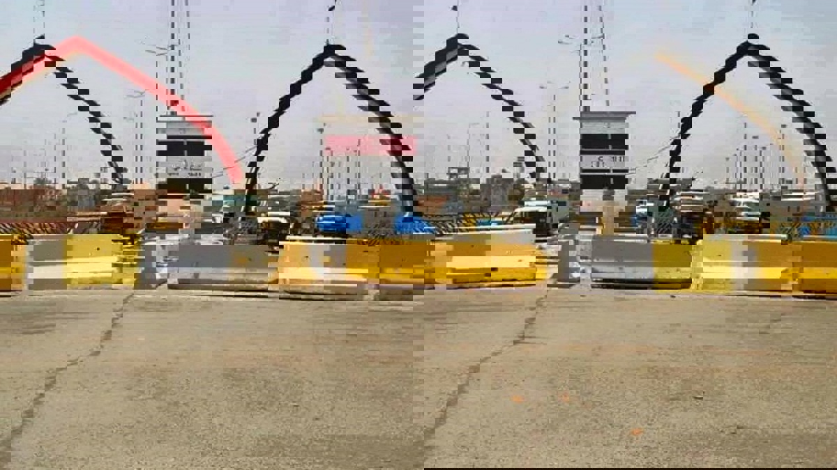 بضائع إيران الفاسدة والميليشيات المسلحة تربك عمل مسؤولي المنافذ الحدودية في العراق