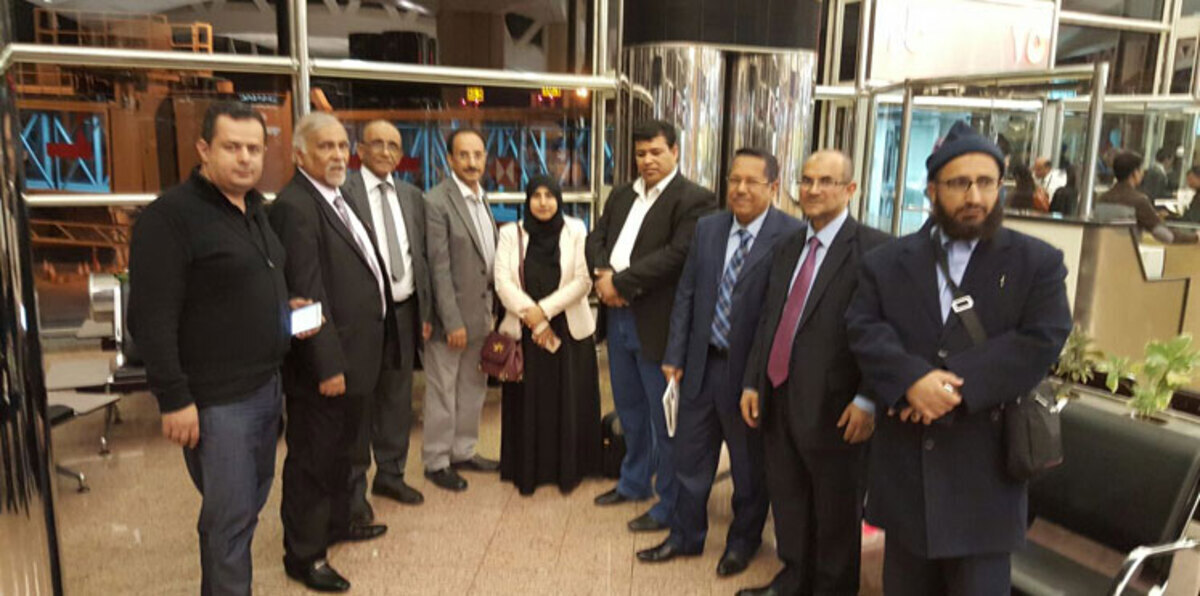 وفد الحكومة اليمنية يتوجه إلى جنيف للتفاوض مع الحوثيين