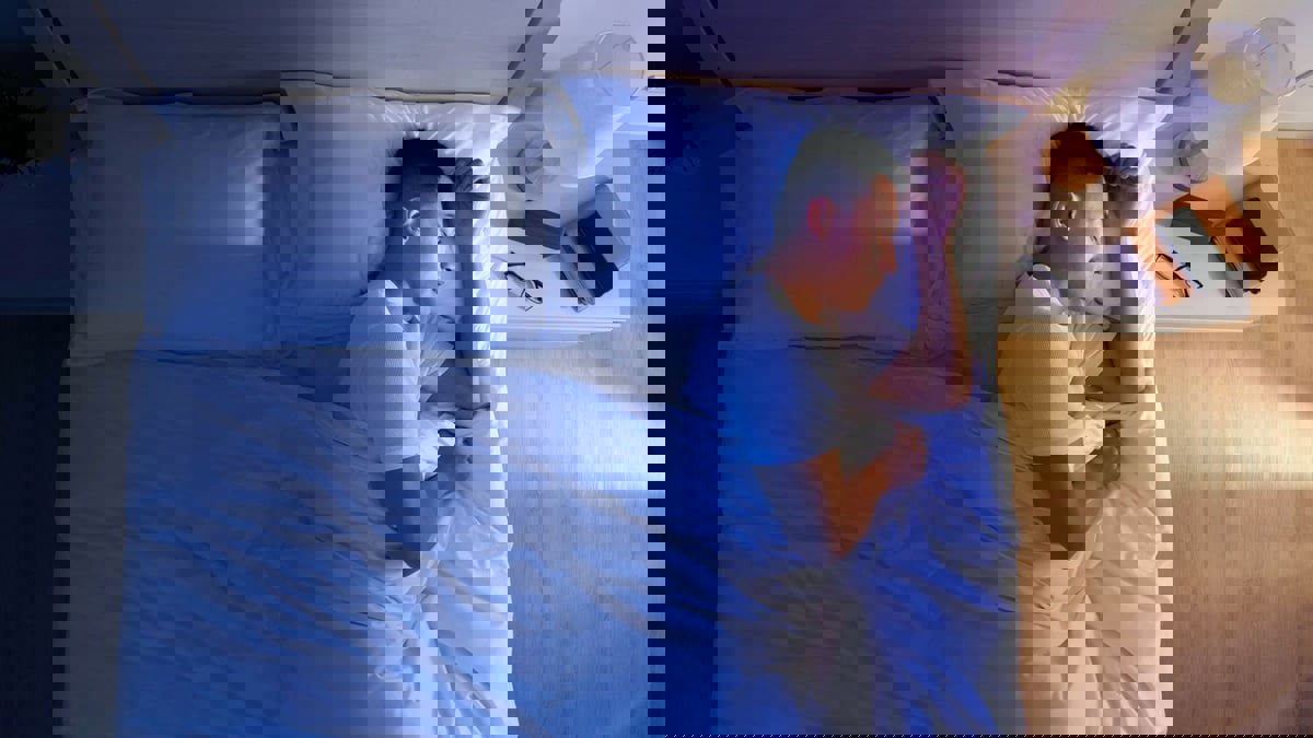 الإضاءة المتوسطة خلال النوم تزيد خطر الإصابة بأمراض القلب والسكري