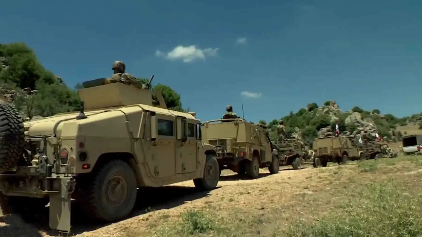 أزمة سلاح "حزب الله".. تهديد إسرائيلي بضربة عسكرية مرتقبة ضد لبنان