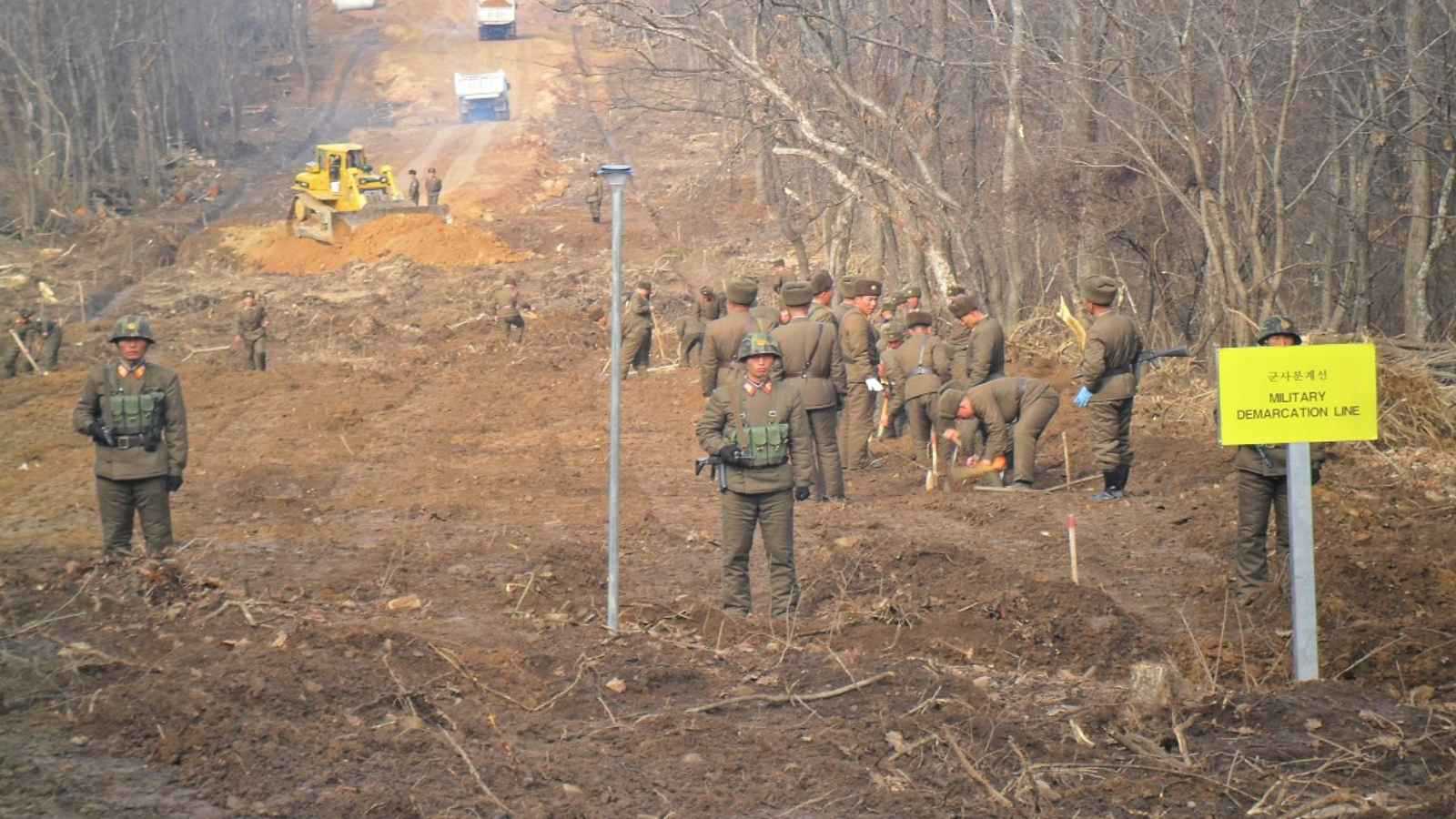 عبر أخطر منطقة ألغام بالعالم.. فرار جندي كوري شمالي إلى الجارة الجنوبية