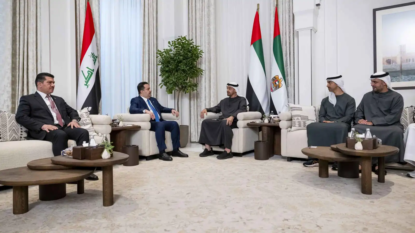 محمد بن زايد والسوداني يبحثان العلاقات الثنائية والتطورات الإقليمية