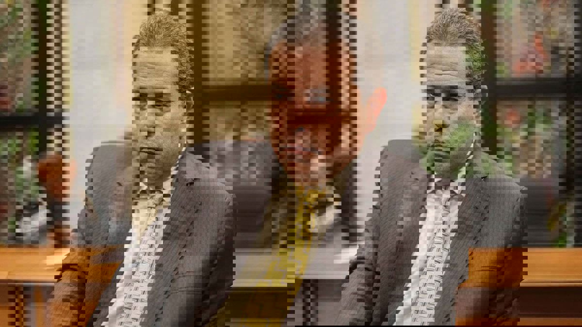 إخلاء سبيل الإعلامي توفيق عكاشة بعد احتجازه في مطار القاهرة