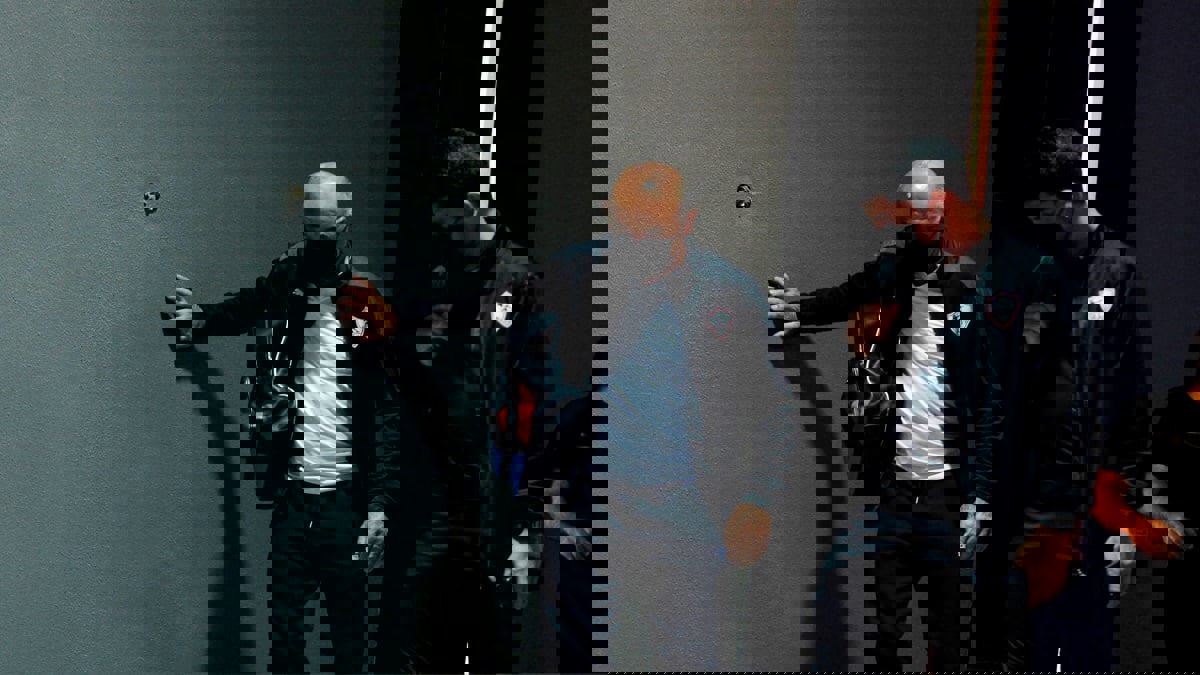 تعاطف مع باتشيكو بعد ظهوره يمشي بصعوبة قبل مباراة الزمالك وكليوباترا (فيديو)‎