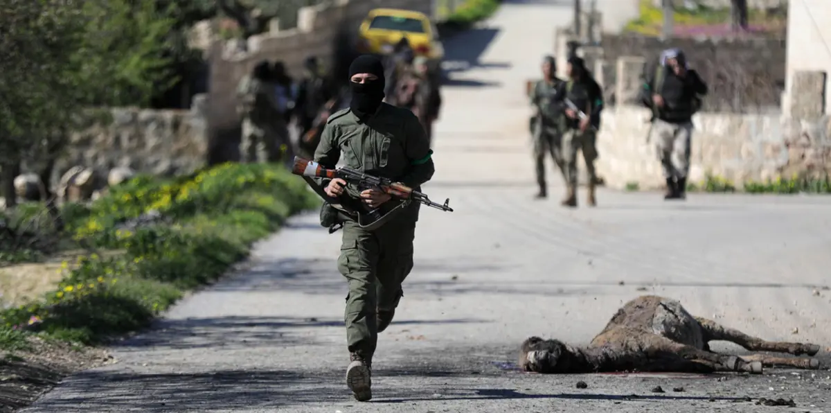 القوات التركية والفصائل الموالية لها تدخل مدينة عفرين السورية (صور وفيديو)