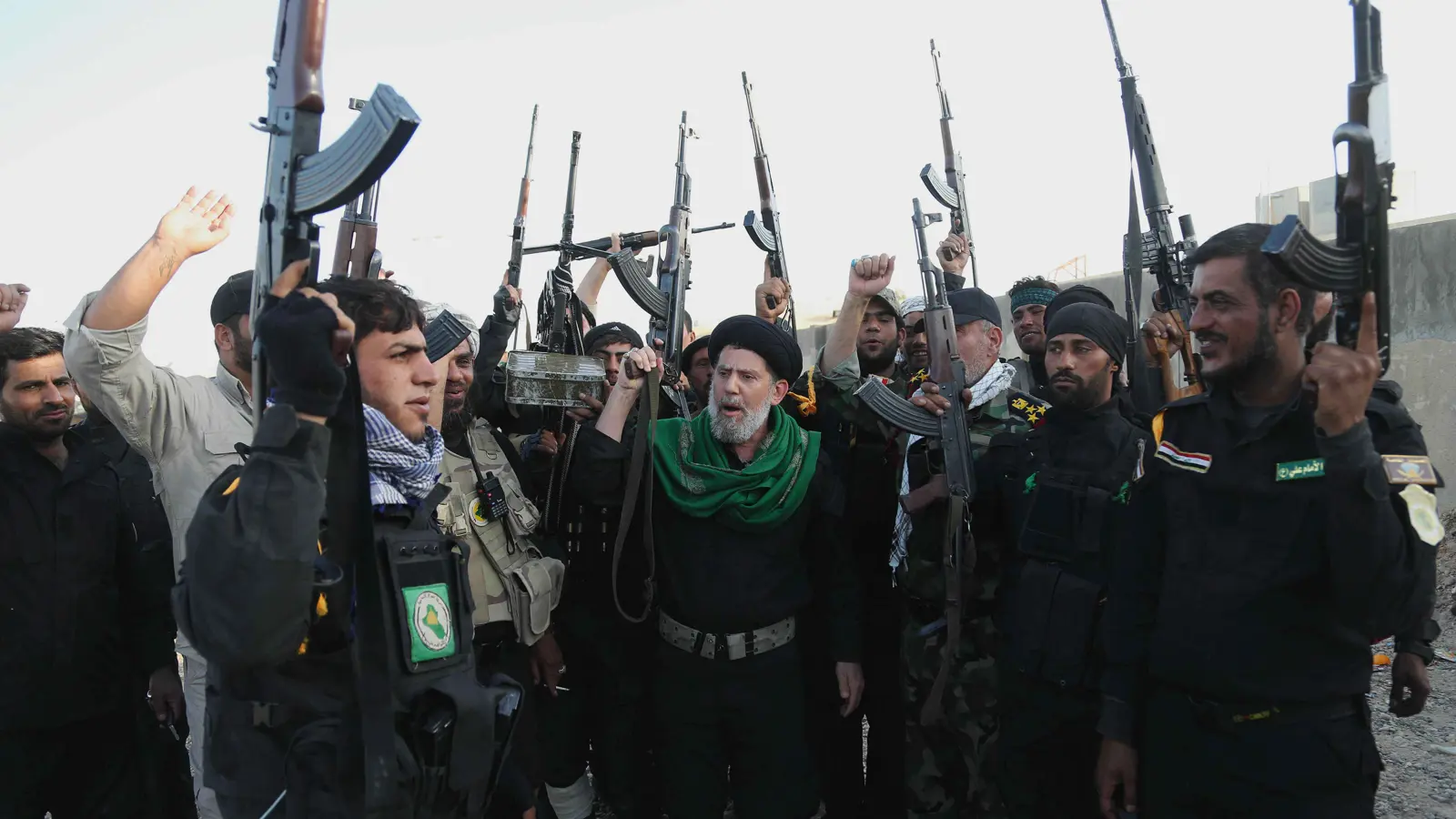 ميليشيات إيرانية تجلي سكان الأبراج السكنية في حي الوعر بحمص