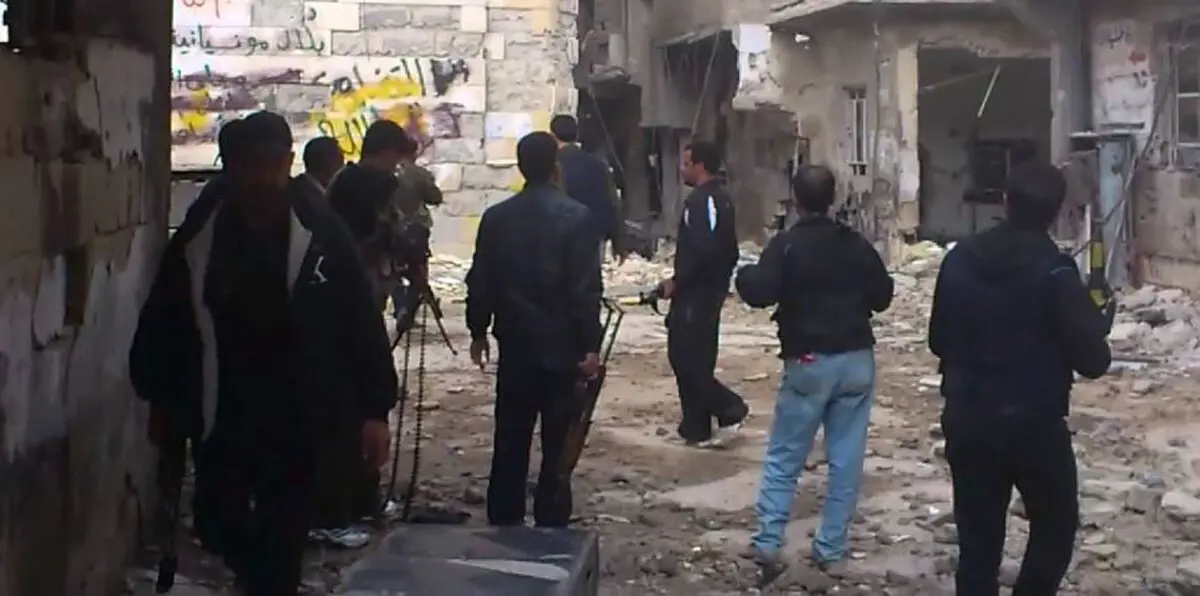 جيش الإسلام يفرج عن 5 أسرى بغوطة دمشق