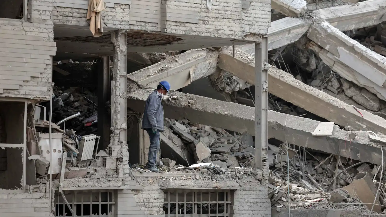 الجيش الإسرائيلي: قصفنا نقاط تفتيش للباسيج في طهران