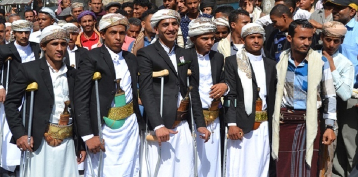 حفل زفاف جماعي للمصابين برصاص الحوثيين في اليمن 