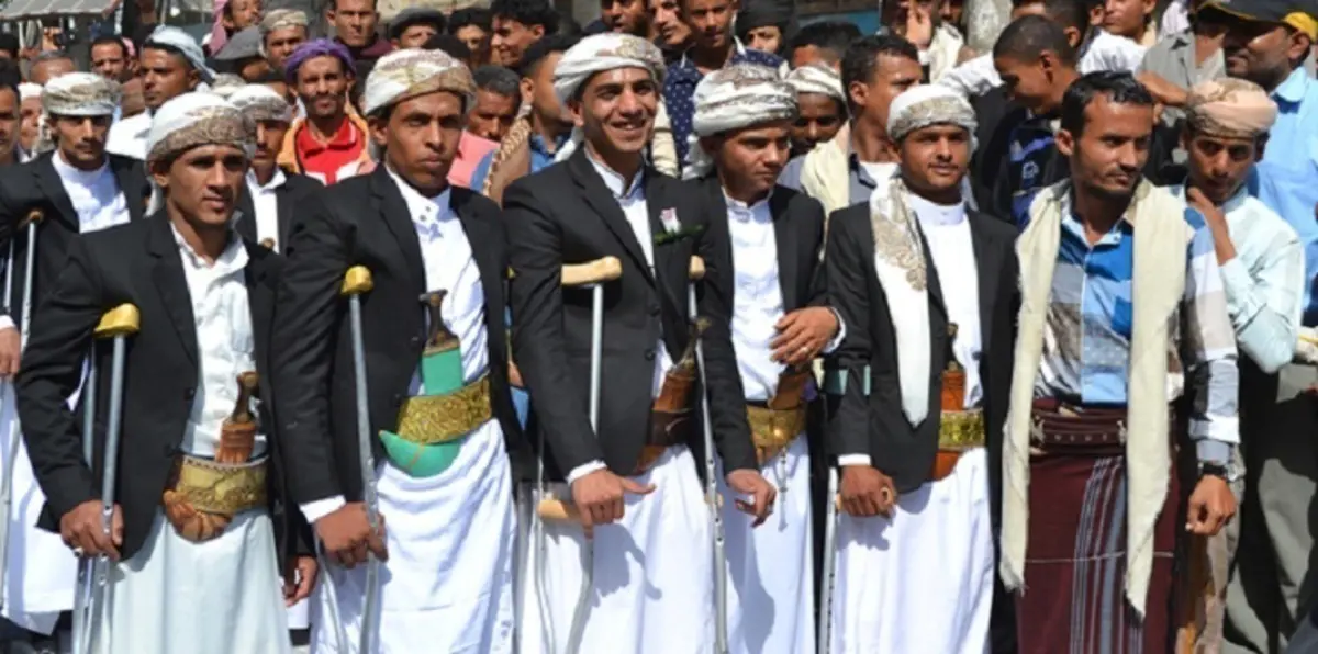 حفل زفاف جماعي للمصابين برصاص الحوثيين في اليمن 