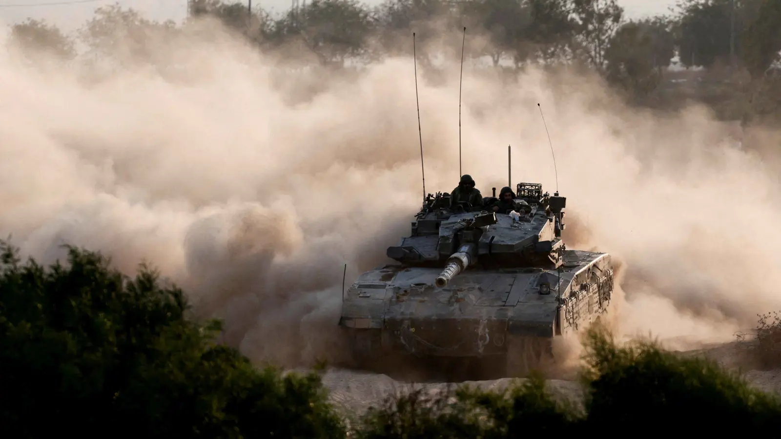 الجيش الإسرائيلي "على شفا" إعلان انتهاء العملية البرية في لبنان