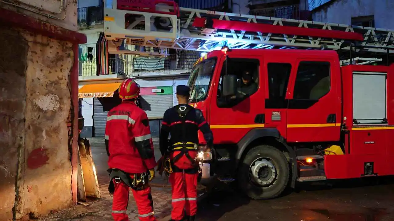 الجزائر.. إصابة 17 شخصا في حريقين بشقتين سكنيتين