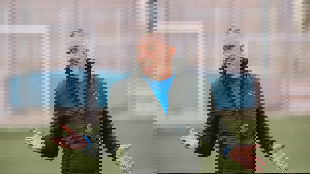 مرتضى منصور: كارتيرون حصل على راتبه كاملا.. وأحضر له مفاجأة لن أفصح عنها