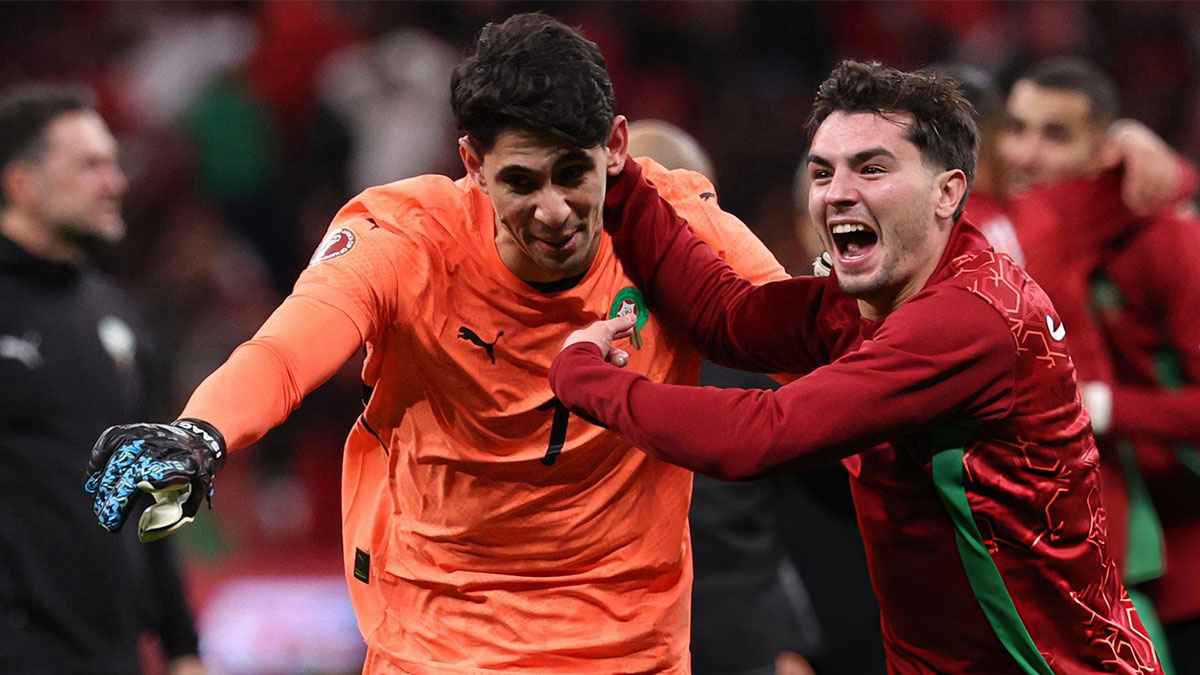 الركراكي: ياسين بونو هو أفضل حارس في العالم 