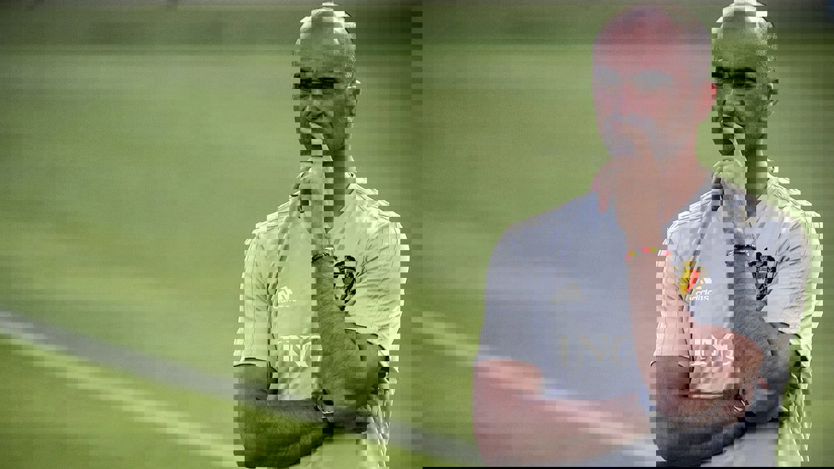 سبورت: روبيرتو مارتينيز مدرب بلجيكا المرشح الأكبر لخلافة كومان في تدريب برشلونة