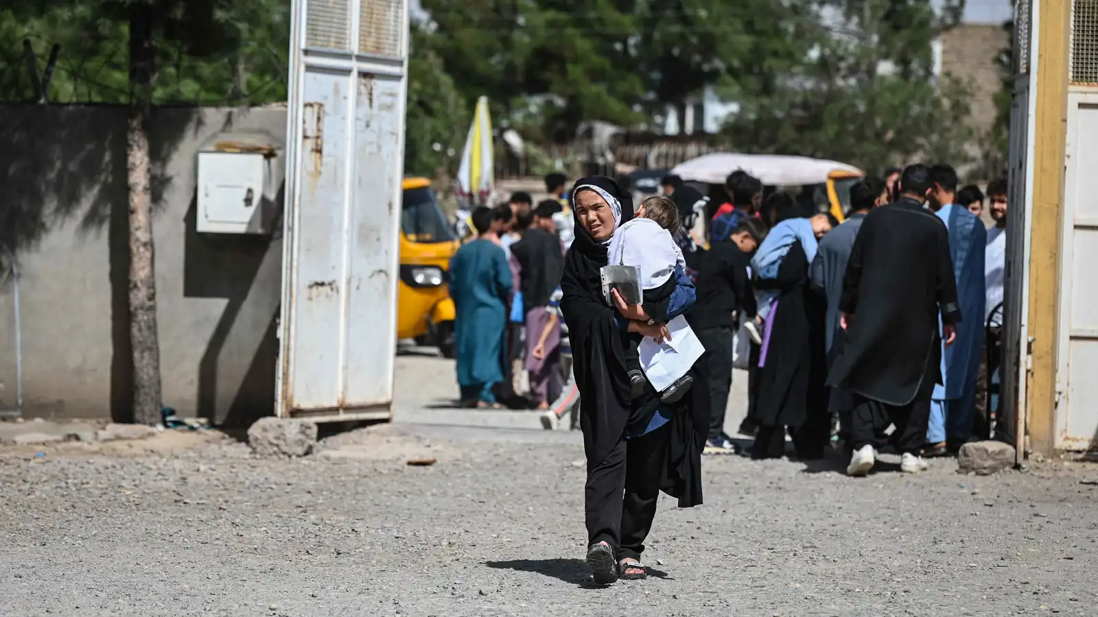 إيران ترحل 1.2 مليون لاجئ أفغاني خلال 6 أشهر