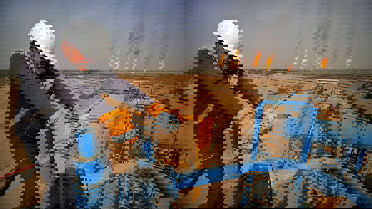 النفط يرتفع 1% بدعم من مخاوف الإمدادات وتوقعات التحول من الغاز إلى الخام