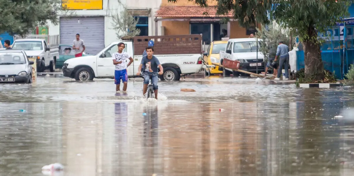 انتقادات حادة لوزير التجهيز التونسي بسبب عجز وزارته عن مواجهة الفيضانات