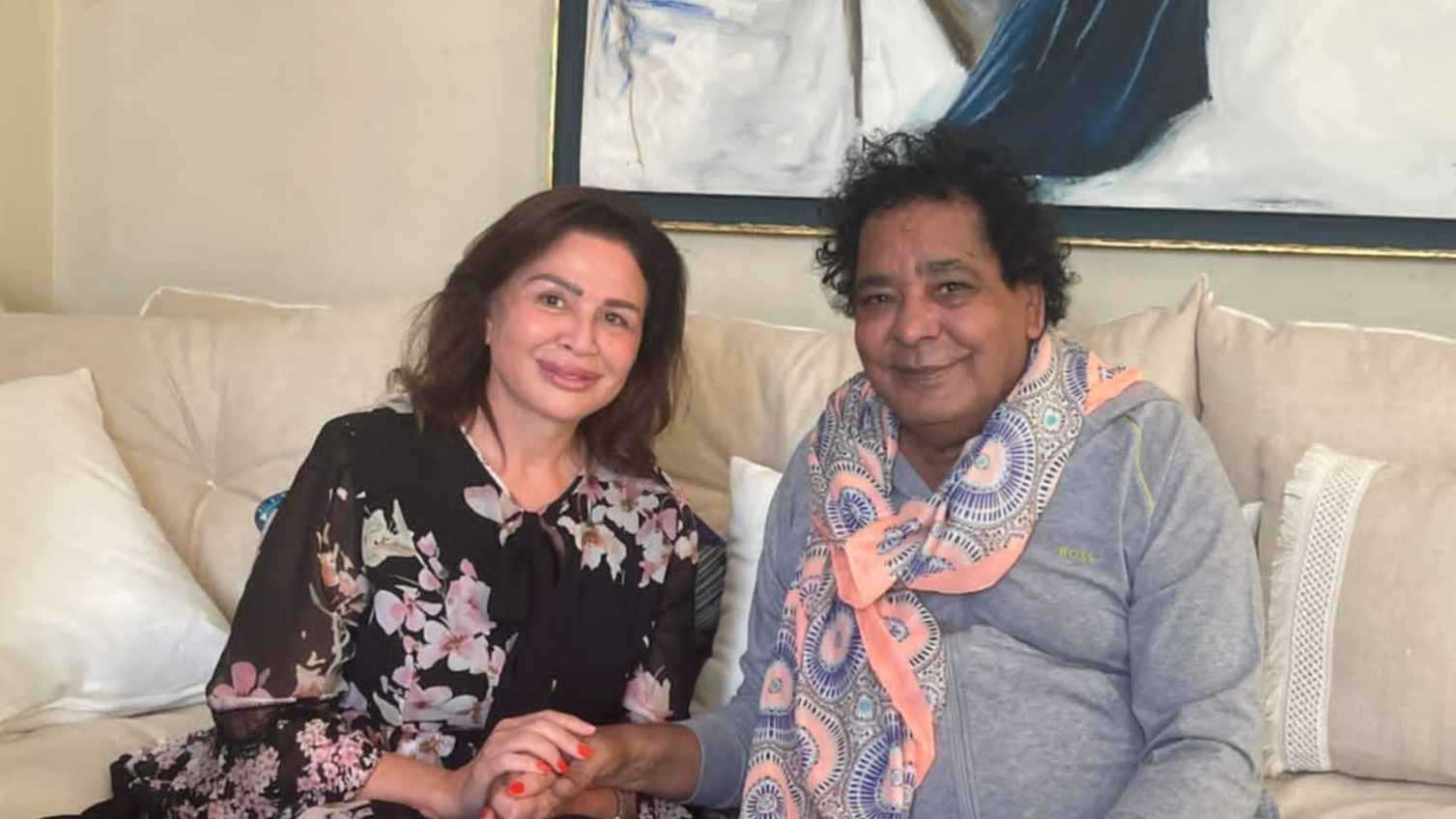 محمد منير ومحمد صبحي يغادران المستشفى بعد تحسّن (صور)