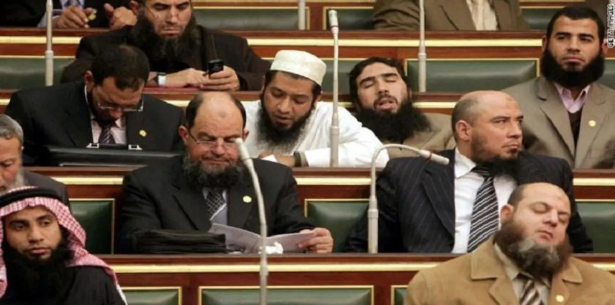 "النور" السلفي يحاول إنعاش بقائه السياسي عبر النساء والأقباط