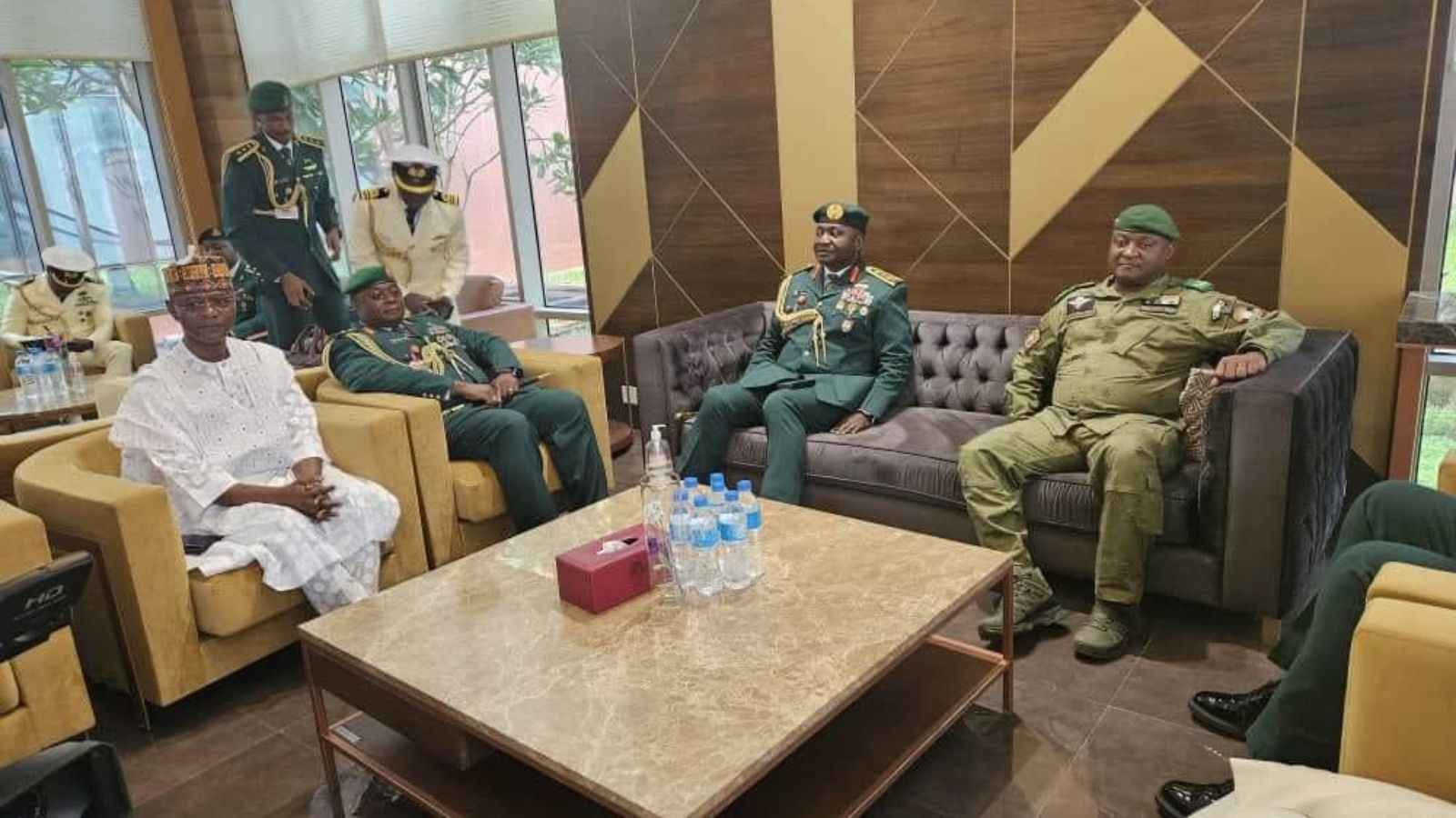 بعد "طي صفحة الانقلاب".. نيجيريا والنيجر تستأنفان العمليات المشتركة