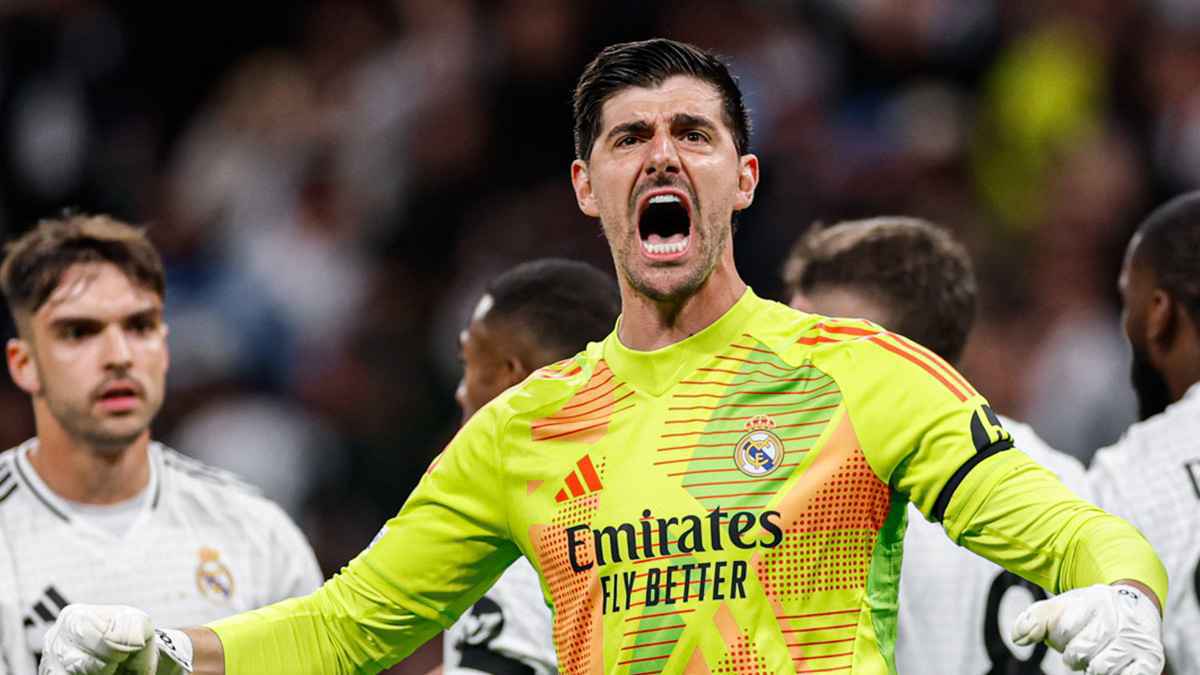 كورتوا يهاجم أنشيلوتي وزملاءه في ريال مدريد