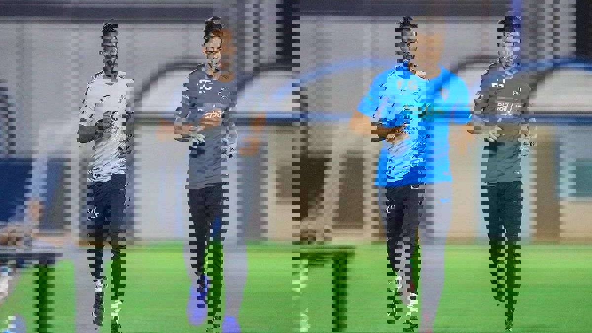 نواف العابد يتسبب في أزمة جديدة للماميتش قبل مباراة الهلال السعودي والاتحاد السكندري