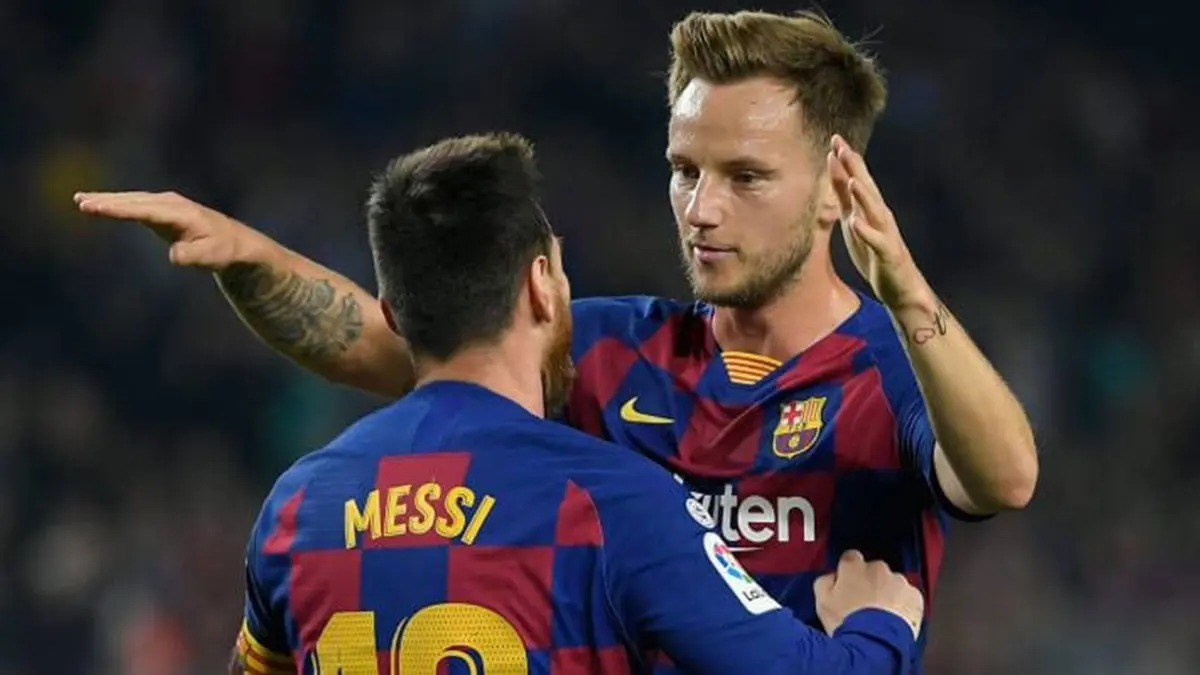 تقرير: راكيتيتش وبرايثوايت أول الراحلين عن برشلونة بعد الهزيمة القاسية أمام بايرن ميونخ