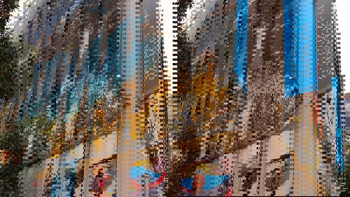 "أنتيغوا وبربودا" تستعرض شواطئها الـ 365 في وقت واحد بـ"إكسبو دبي"