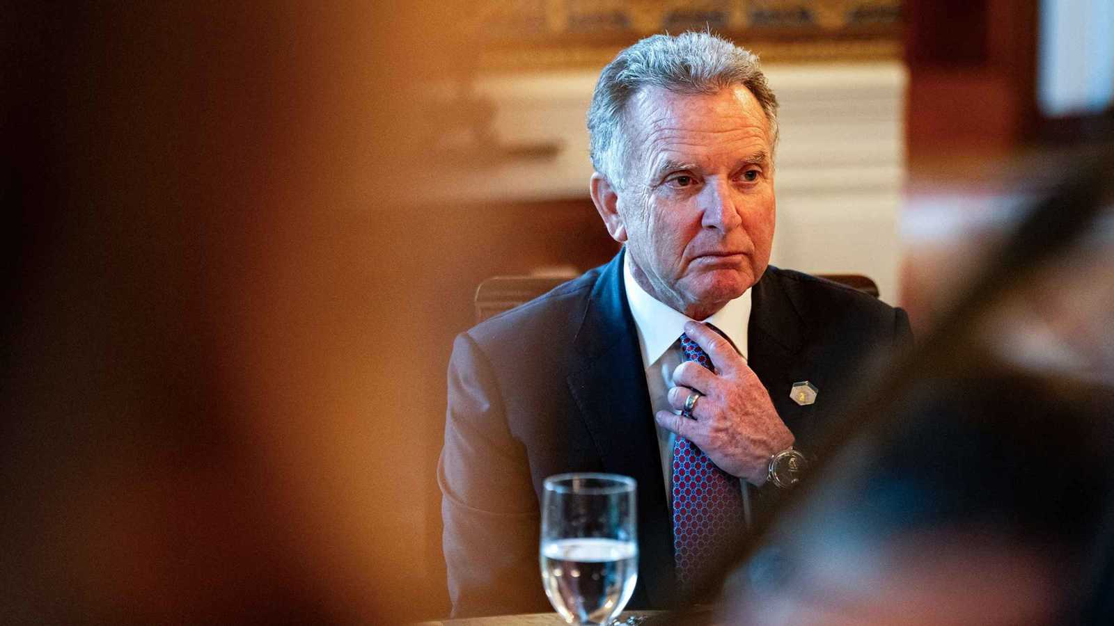 "بوليتيكو": ستيف ويتكوف مبعوث سلام في حرب "أكبر من قدراته"