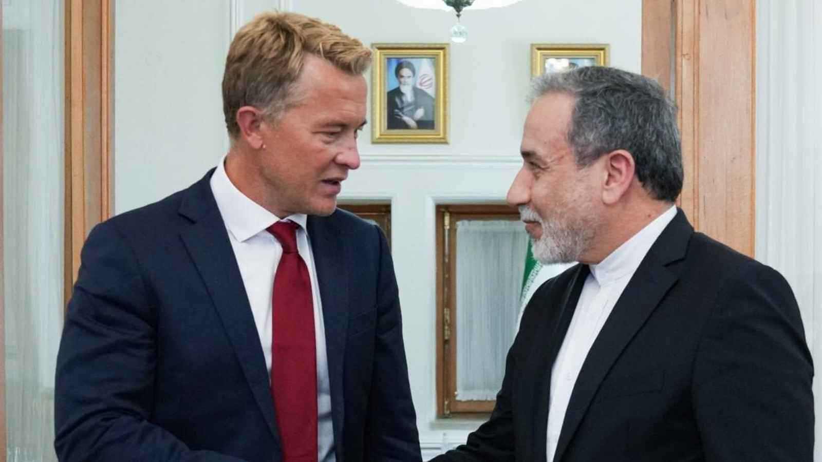 صحيفة إيرانية: أوسلو قد تخلف مسقط في وساطة المحادثات النووية