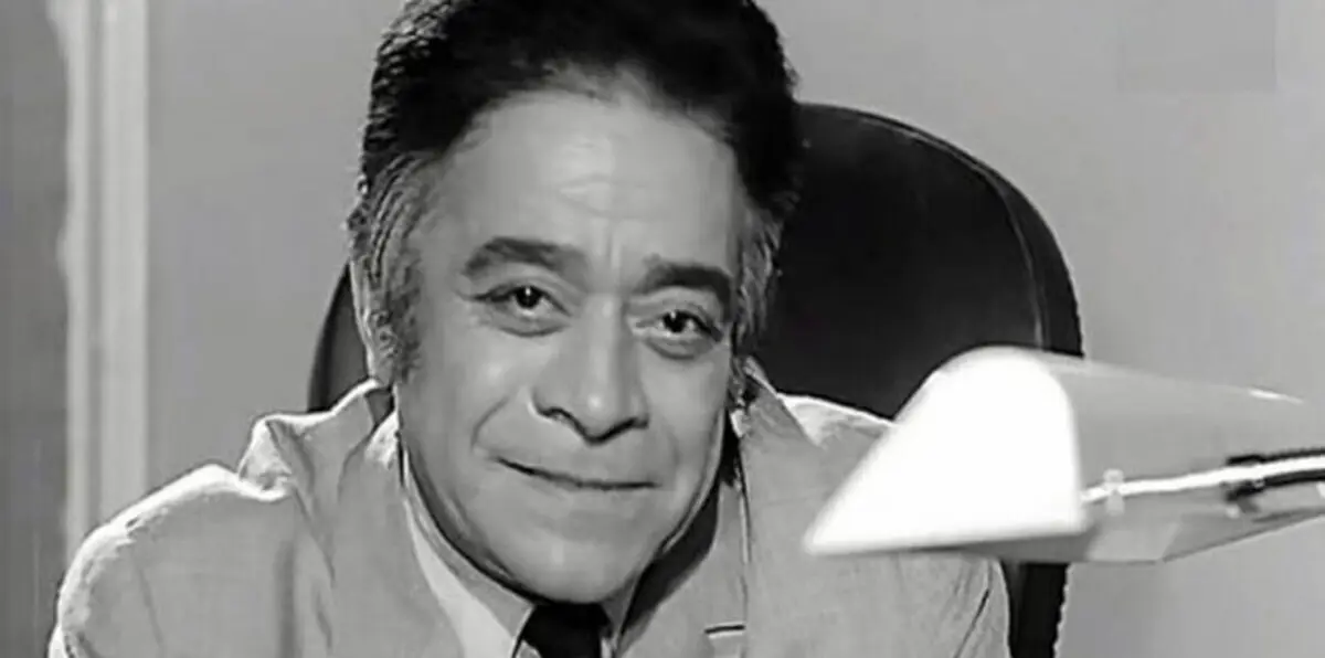 نجل توفيق الدقن يهدي "مكتبة الإسكندرية" مقتنيات والده