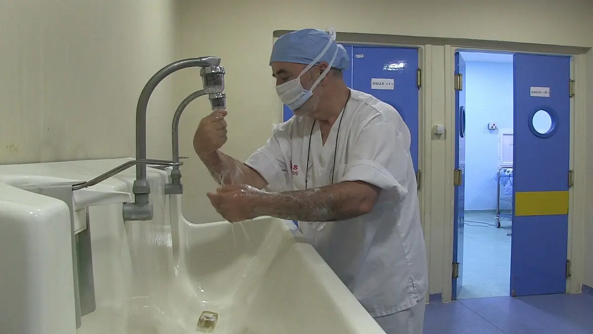 الجزائر.. إعلان حالة طوارئ صحية عقب وفاة حاملين بمستشفيين حكوميين