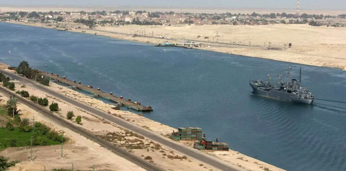 وزارة البترول المصرية تدرس استثمار 6 مليارات دولار في قناة السويس