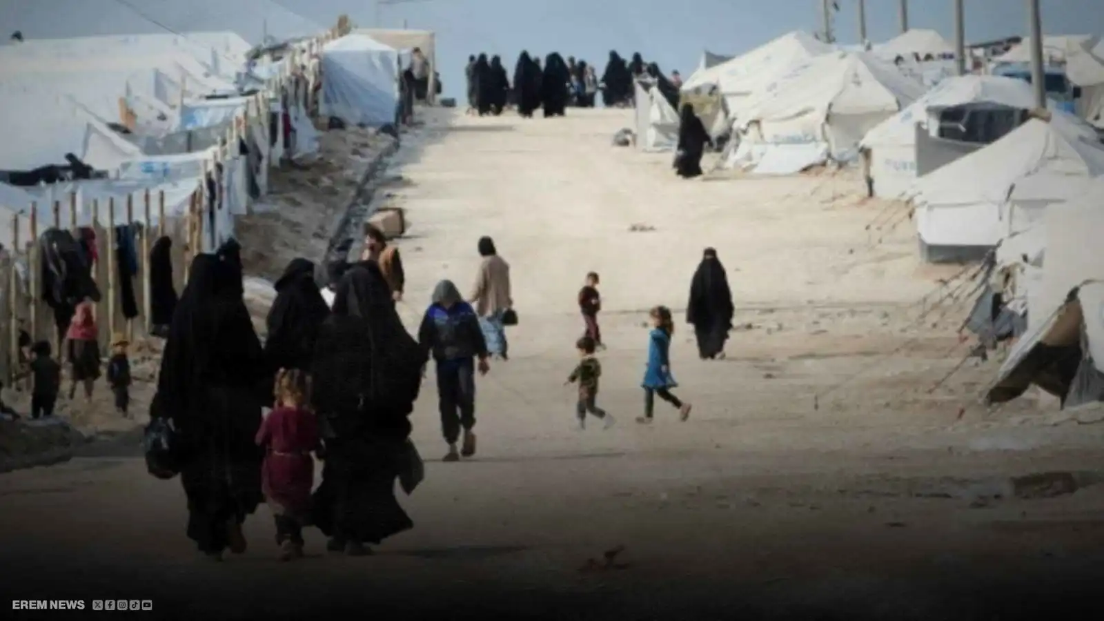 محاولات هروب نساء.. داعش يضع "مخيم الهول" على خط النار (فيديو إرم)