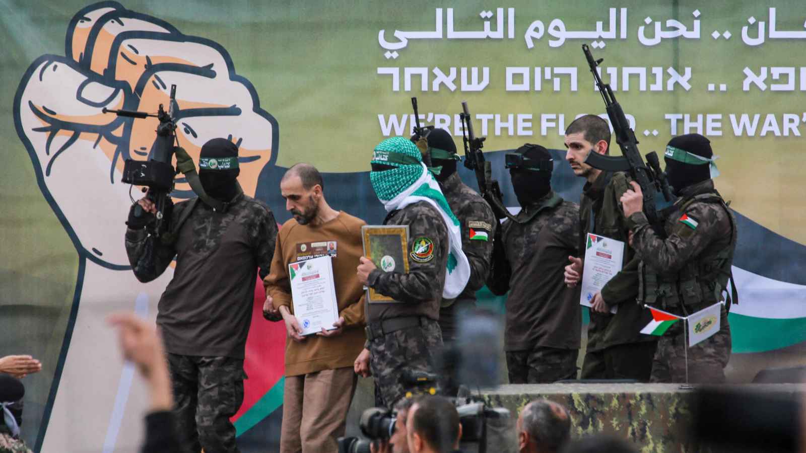 "رسالة تحذير".. حماس تكشف أسباب إرجاء صفقة الرهائن مع إسرائيل