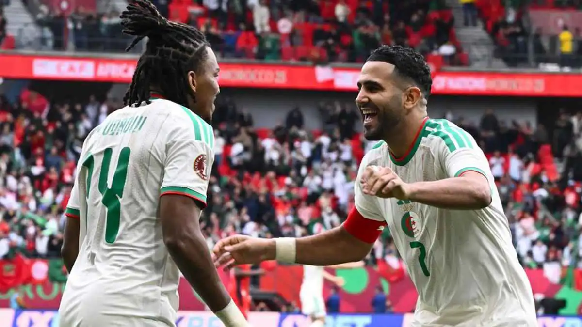 منتخب الجزائر يفتتح مشواره في أمم إفريقيا بفوز ساحق على السودان (فيديو)