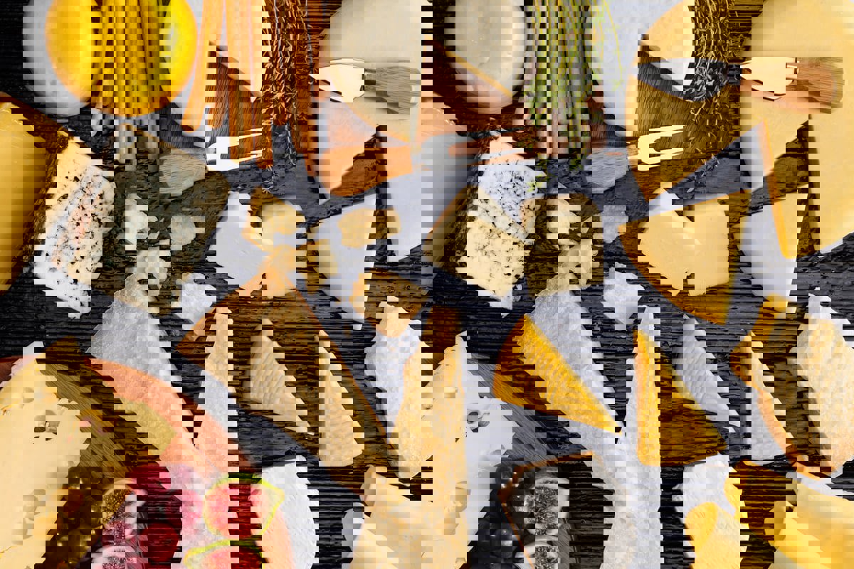 ما العلاقة بين الصحة العقلية وتناول الجبن؟