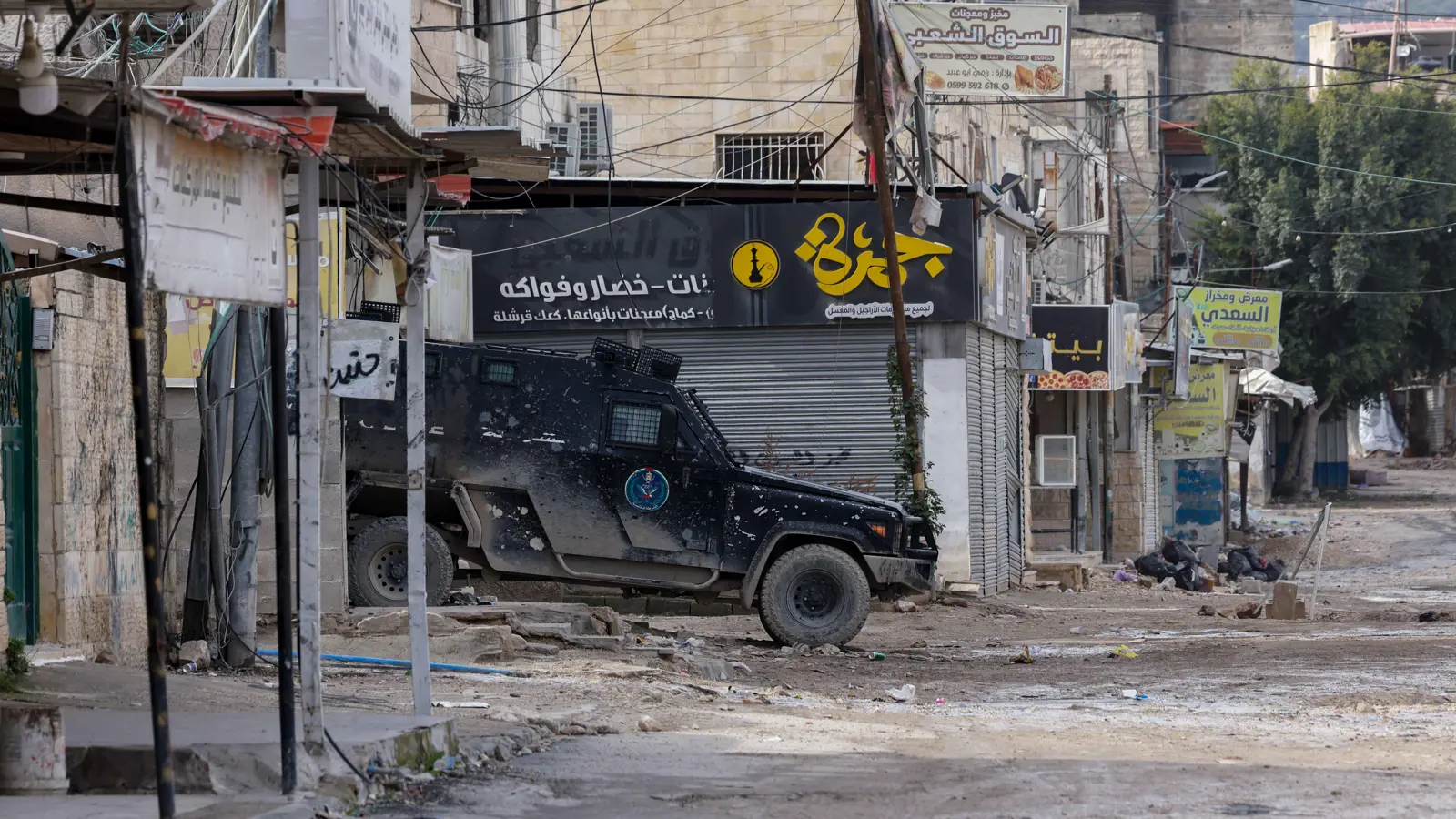 محللون: رفع ترامب للعقوبات عن مستوطنين صعّد حرب إسرائيل في الضفة