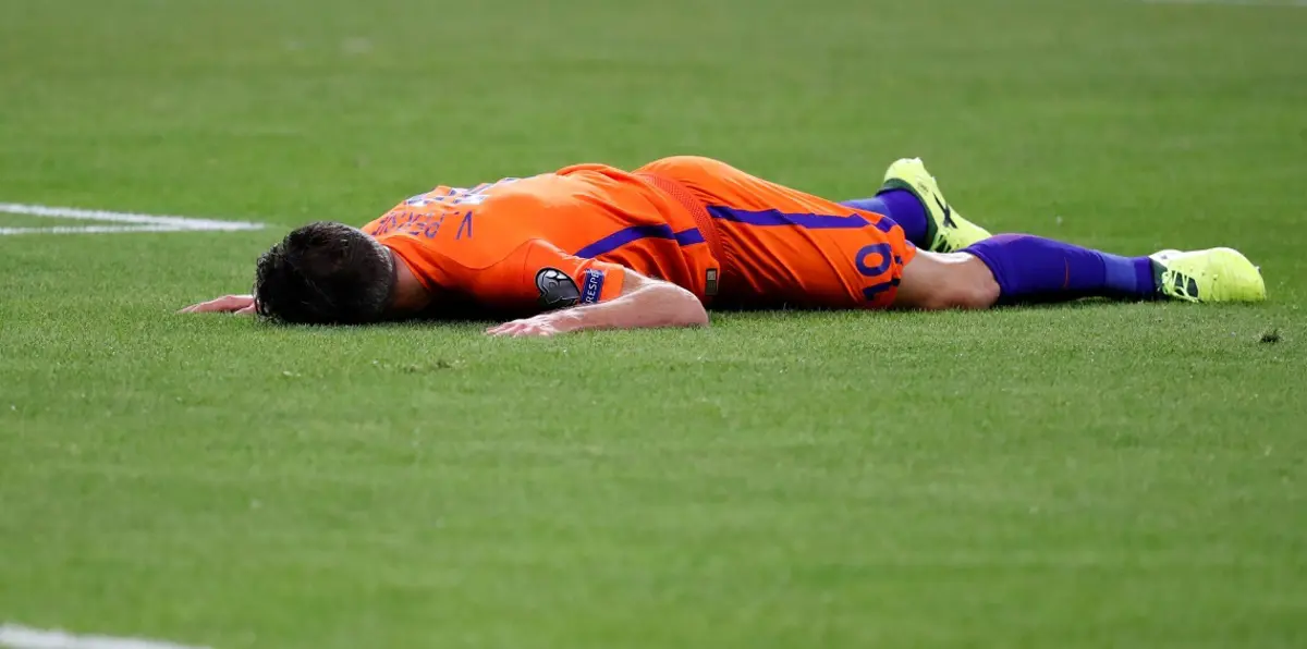 فان بيرسي يغيب عن مواجهة هولندا وبلغاريا المثيرة