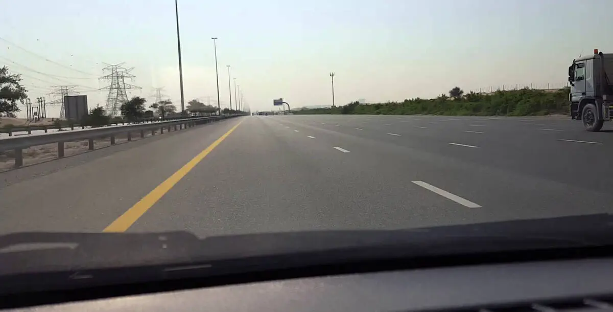 مصرع طفلين وإصابة 4 آخرين بحادث سير في الإمارات