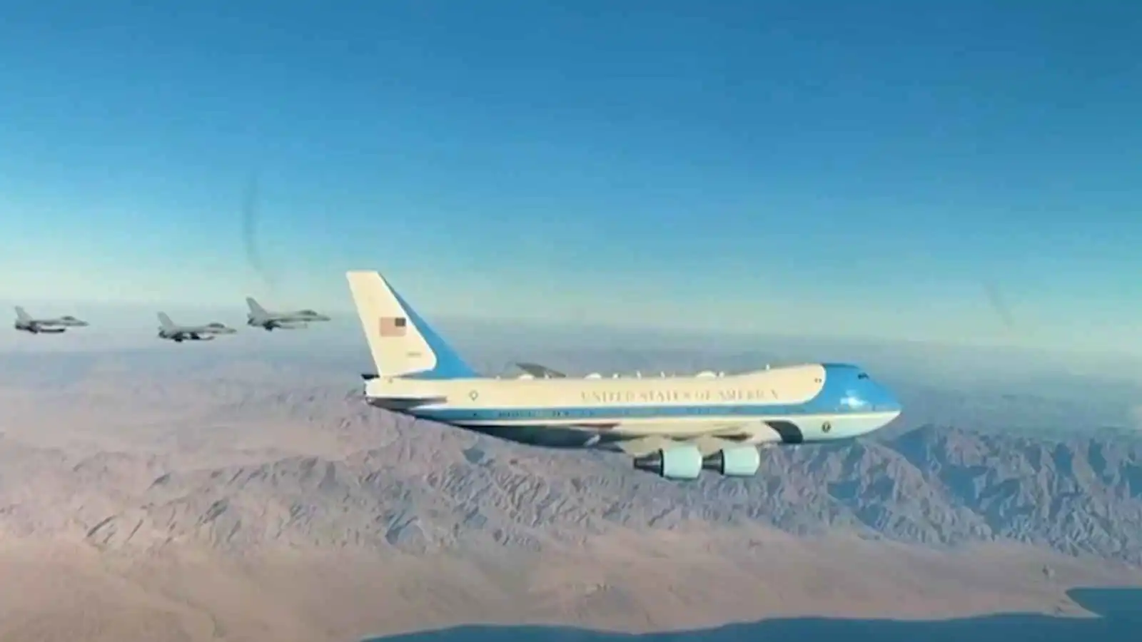 طائرة ترامب فوق الأجواء المصرية