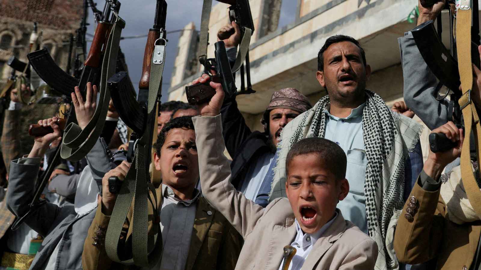 خطر يتجاوز اليمن.. حملة حوثية جديدة لتجنيد آلاف الأطفال (وثائق)