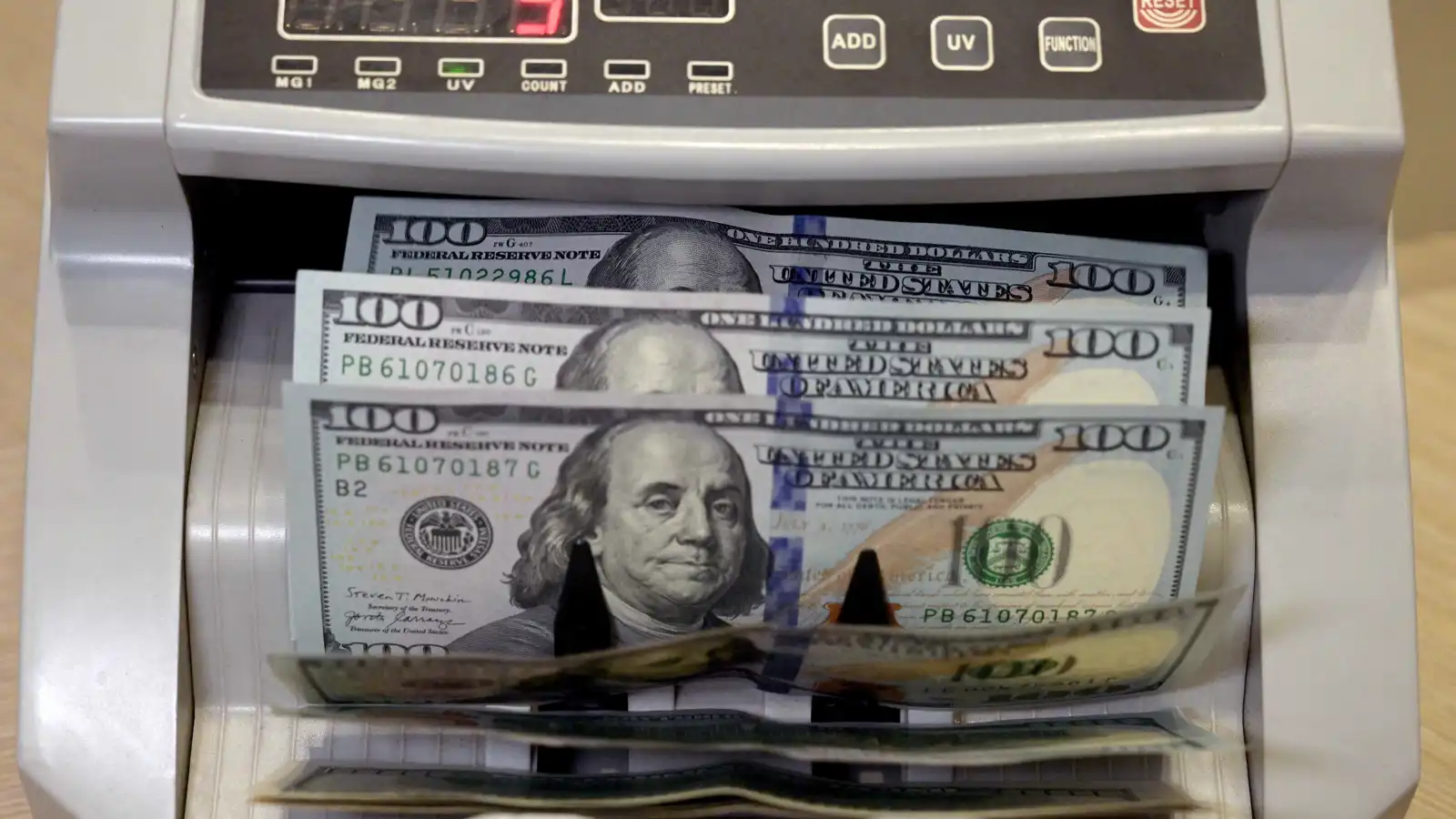 تعثر المحادثات الأمريكية الإيرانية ينعش الدولار