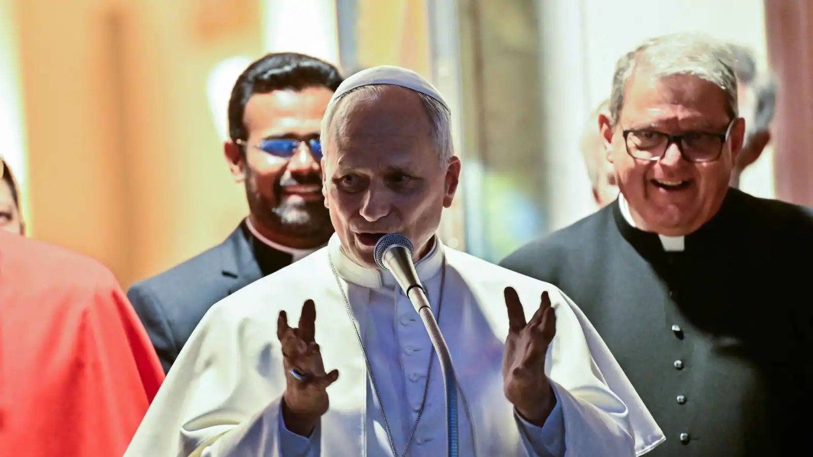 بابا الفاتيكان يدعو لتجنب التعامل مع الحروب كـ"ألعاب الفيديو"