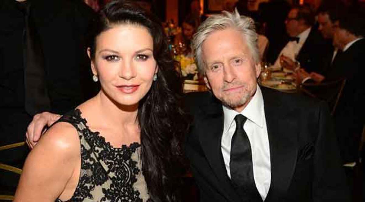 دوغلاس يندم على الانفصال عن كاثرين جونز