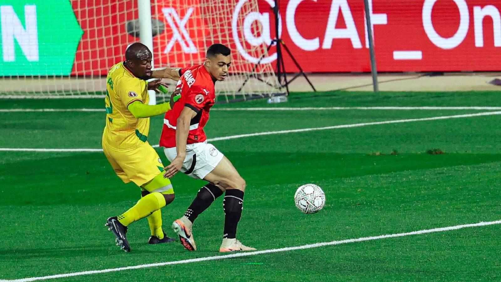 موقف ثنائي منتخب مصر من اللحاق بمواجهة جنوب إفريقيا